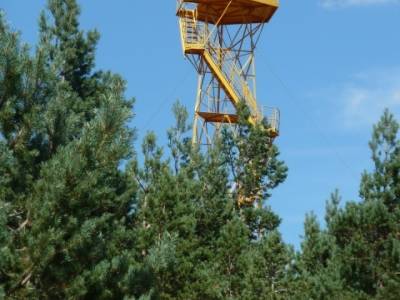 El Pico del Nevero y la Cascada del Chorro - senderistas; outlet ropa de montaña